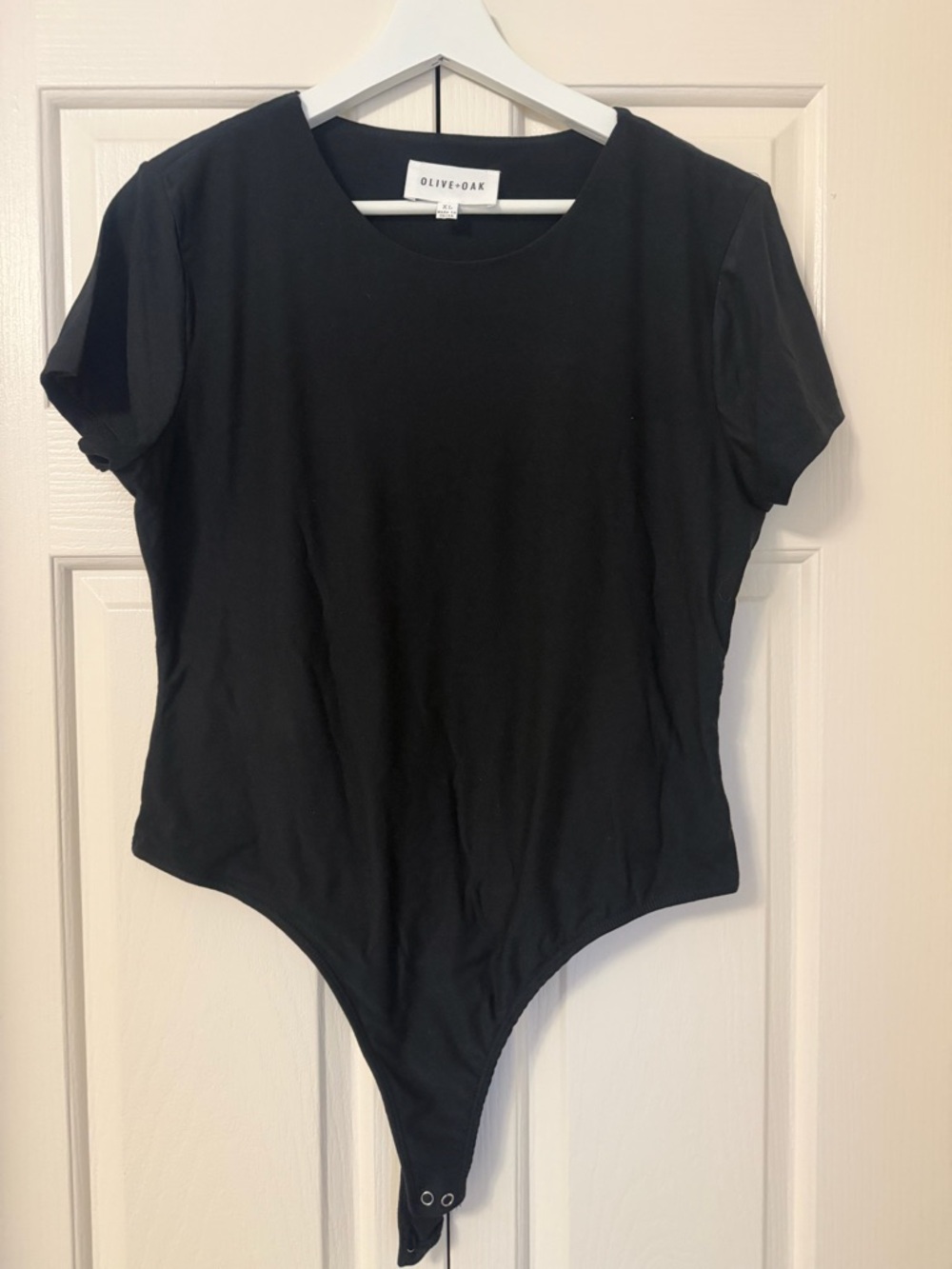 Olive & Oak Black Crew Neck Short Sleeve Bodysuit